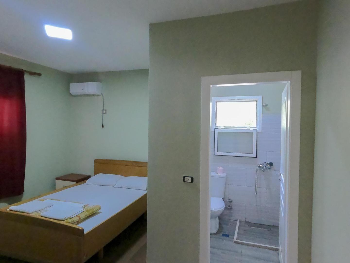 Klerichi Hotel Tirana Bagian luar foto