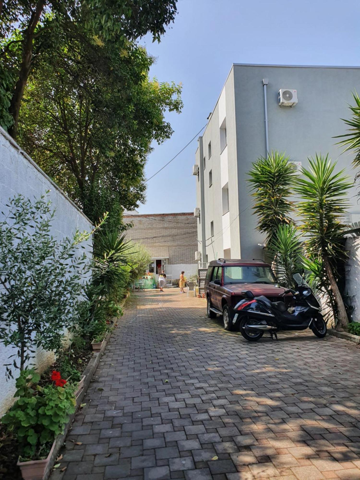 Klerichi Hotel Tirana Bagian luar foto